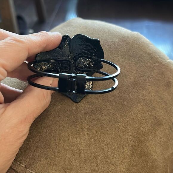 Black And Crystal Flower Cuff Bracelet with Hinge Closure. - Picture 7 of 7